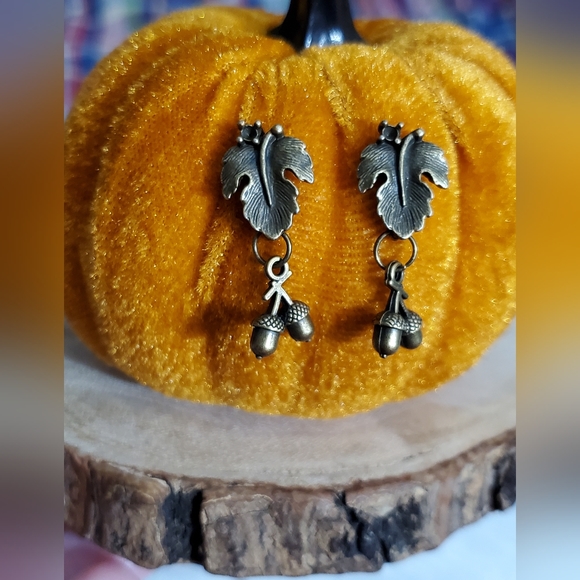 Acorn earrings bronze fig leaf studs NEW handmade fall autumn Gift Thanksgiving - Picture 2 of 11